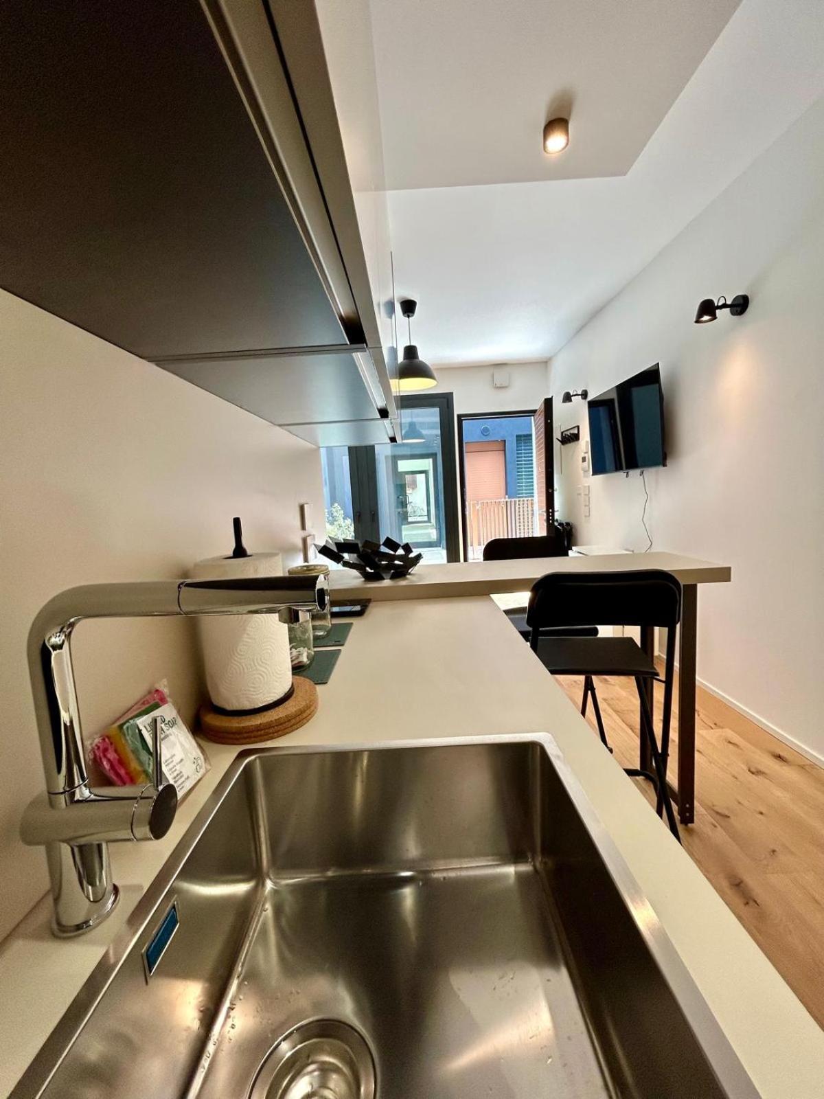 Kibilu Luxury Apt With Terrace, Isola District And Near Garibaldi Station Milano Exteriör bild