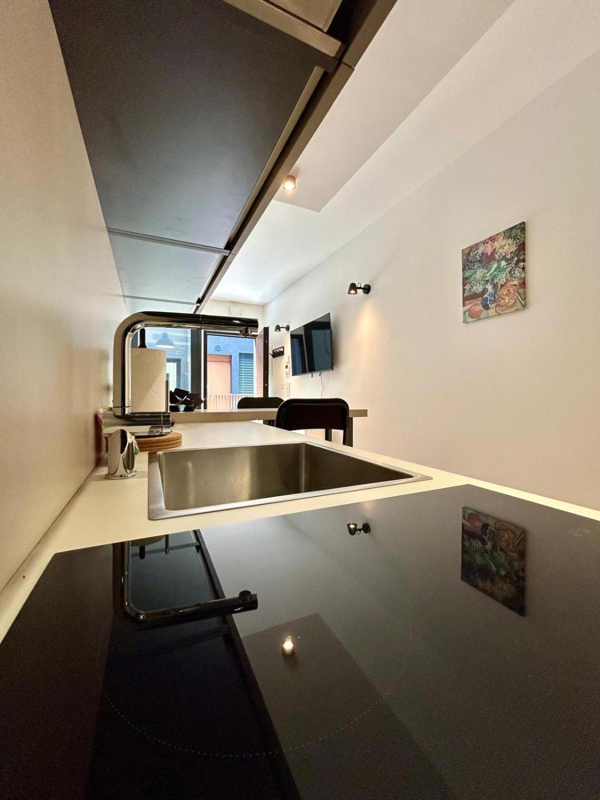 Kibilu Luxury Apt With Terrace, Isola District And Near Garibaldi Station Milano Exteriör bild